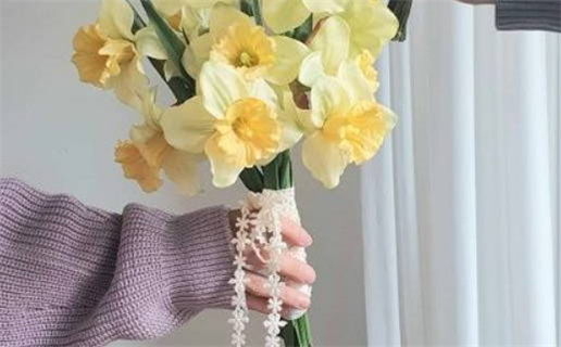 跚_取名宜忌_五行笔画_名字寓意_跚字是什么意思