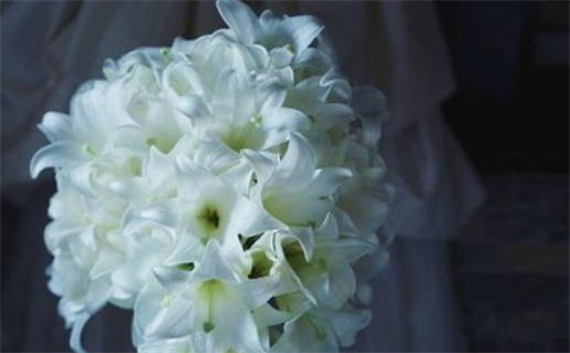 算命的说婚姻隔山隔水(算命的说婚姻隔山隔水是什么)