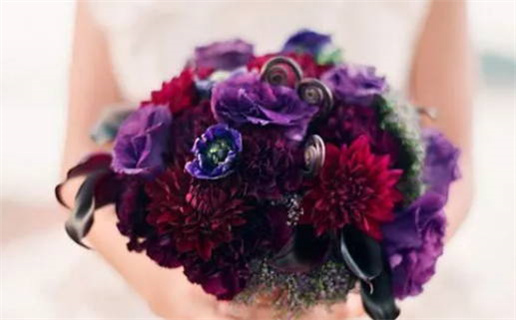 2032年11月14日领证黄历查询