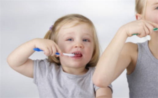 周姓2026年07月26日出生的男孩子命理分析与起名攻略