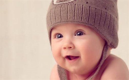 何姓女孩子取名